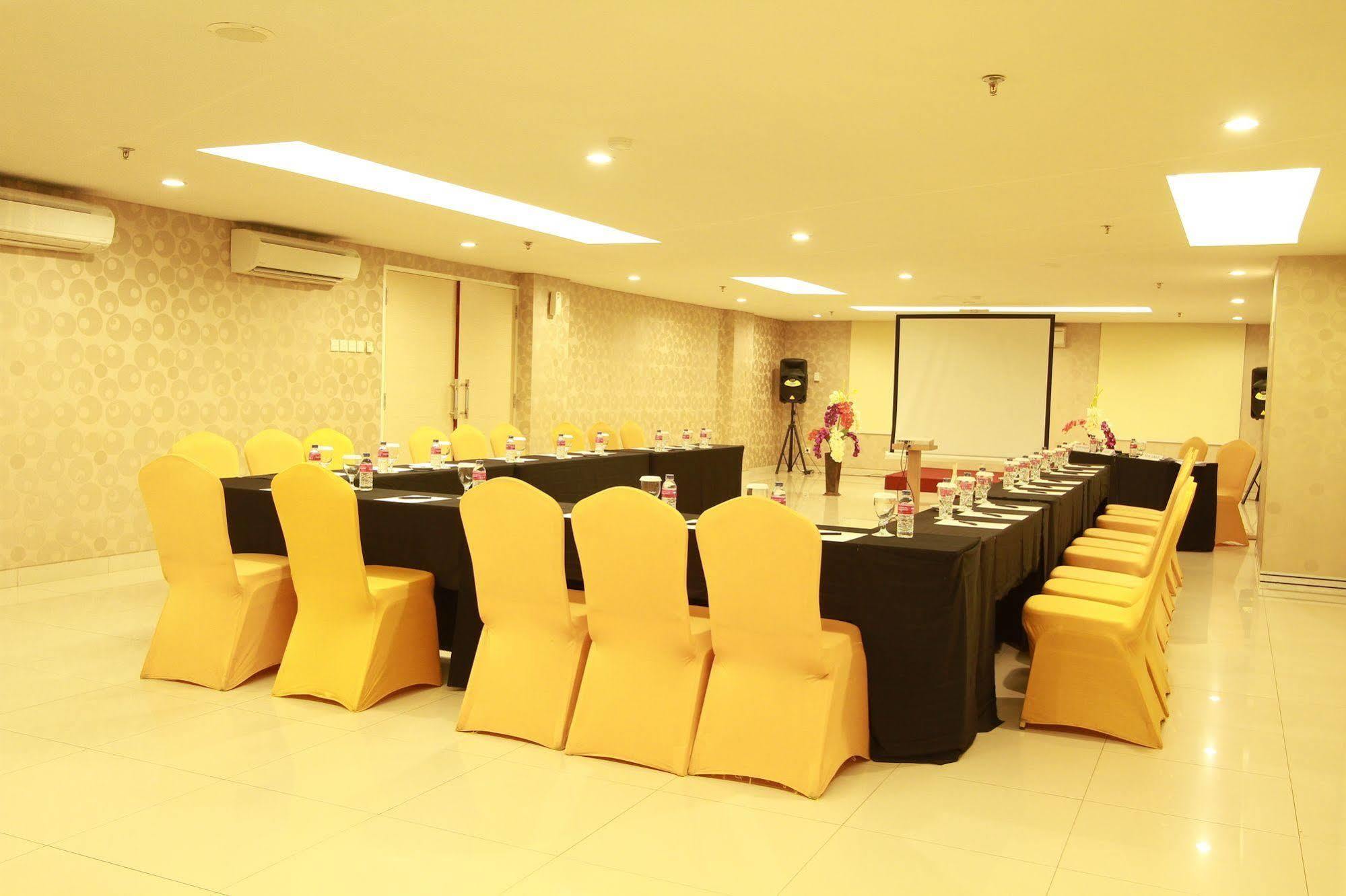 D'Primahotel Balikpapan Экстерьер фото