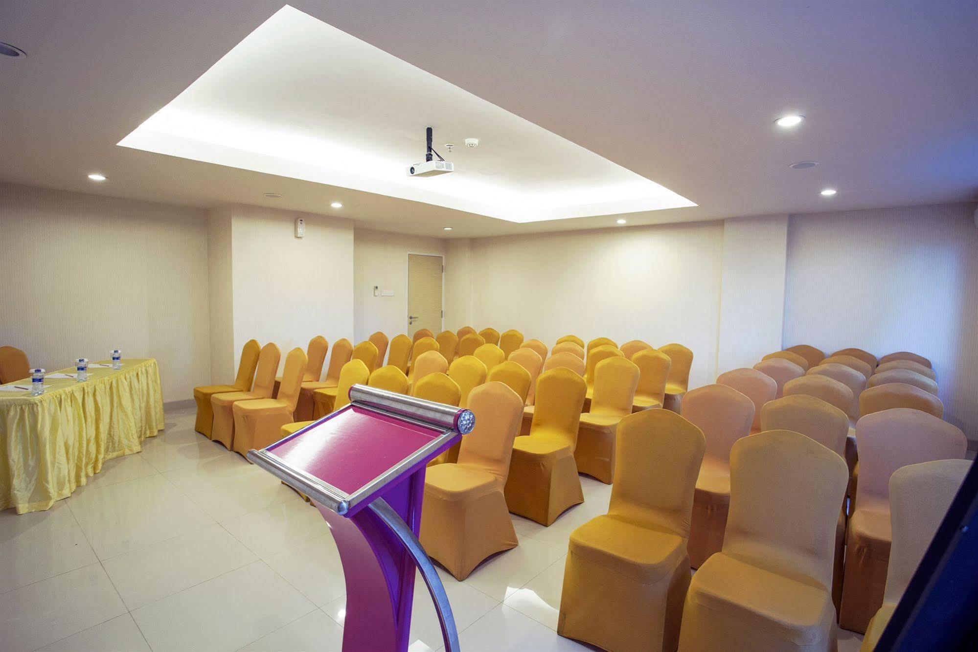 D'Primahotel Balikpapan Экстерьер фото